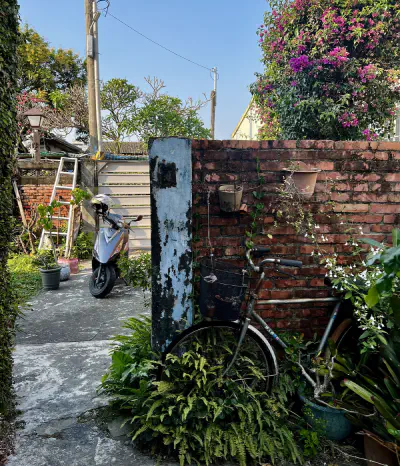 A Little Sun, in the Backstreets of Pingtung